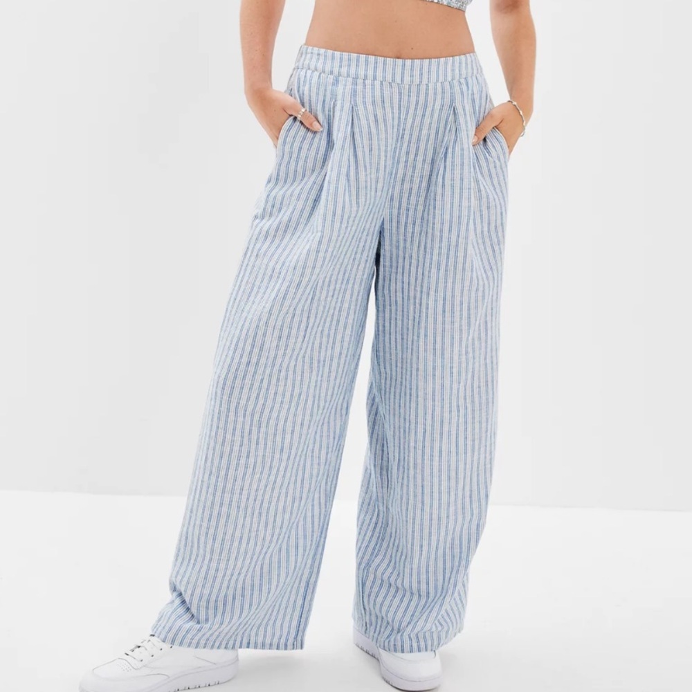American Eagle Blue and White Striped High-Waisted Wide Leg Pant XL